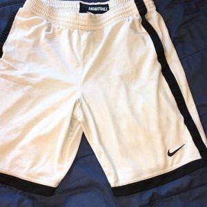 Nike Basketball Shorts white